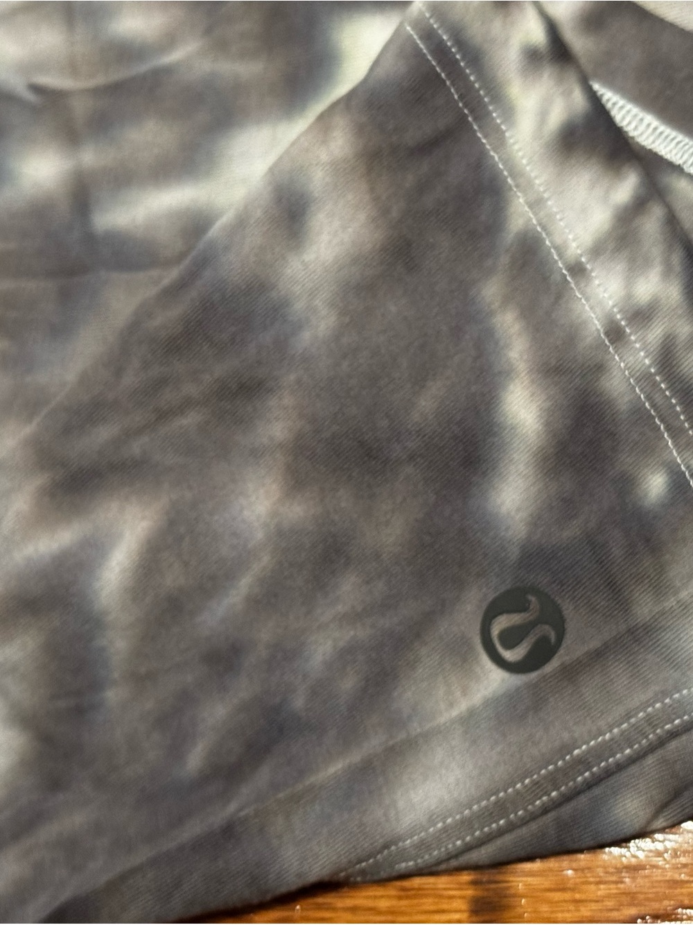 Lululemon All Yours Tee Gray White Cloudy Marble Tie Dye Wash Large (8-10) - Picture 4 of 4